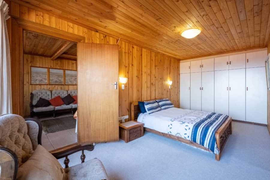 To Let 4 Bedroom Property for Rent in Herolds Bay Western Cape